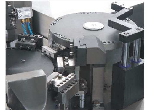 NJYF-300C Высокоскоростная машина для наполнения масляных жидких капсул размера 3